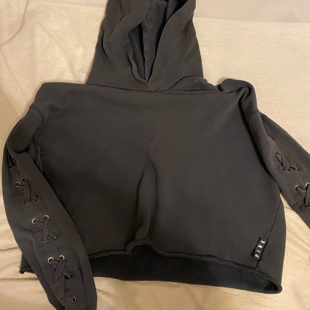 Cropped Victoria’s secret pink hoddie. Size: small